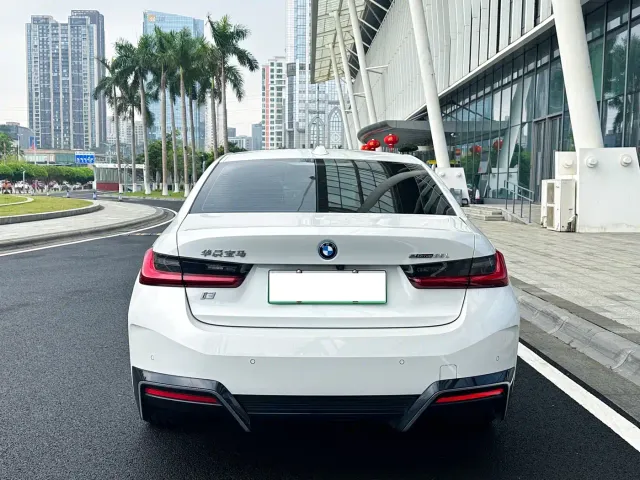 BMW i3 — Фото автомобиля 9