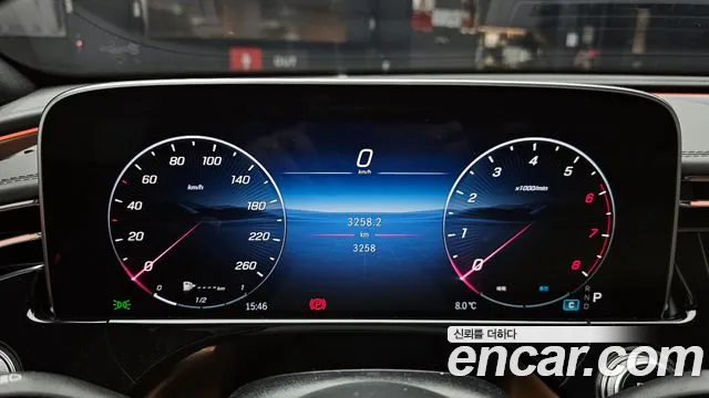 Mercedes-Benz E-Class — Фото автомобиля 3