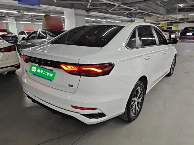 Geely Emgrand — Фото автомобиля 6