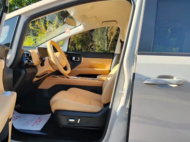 Wuling Starlight 730 — Фото автомобиля 4
