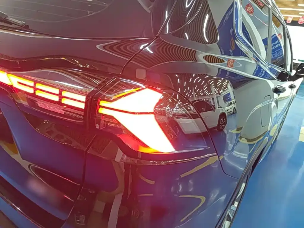 Geely Haoyue L 2024 Model 2.0T DCT Premium — Фото автомобиля 7