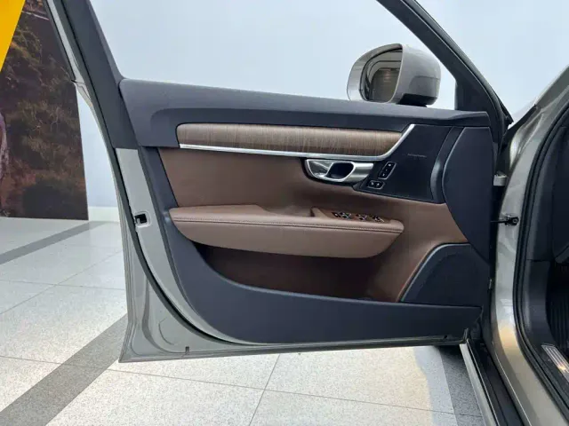 Volvo V90 — Фото автомобиля 28