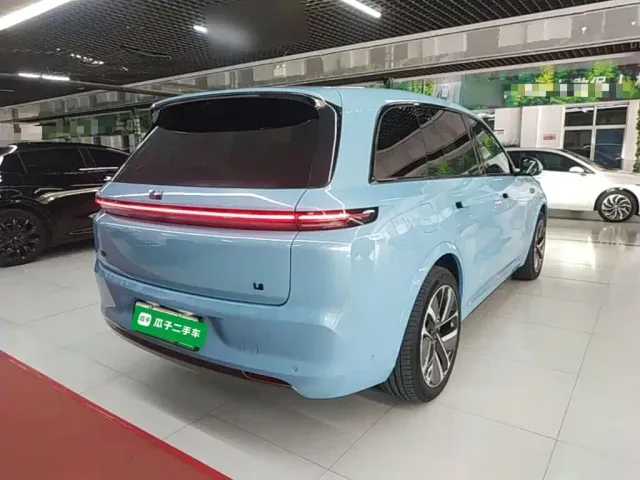 Li Auto L8 — Фото автомобиля 6
