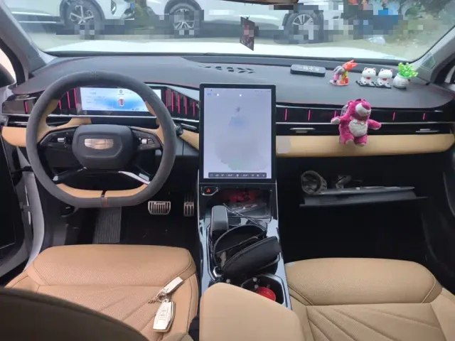 Geely Boyue L — Фото автомобиля 10