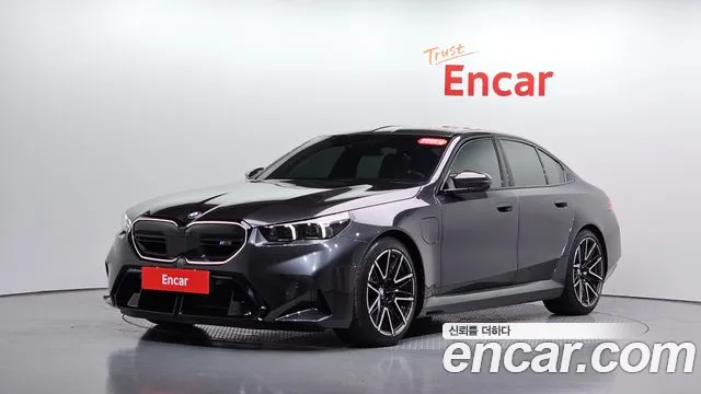 BMW M5 — Фото автомобиля 10