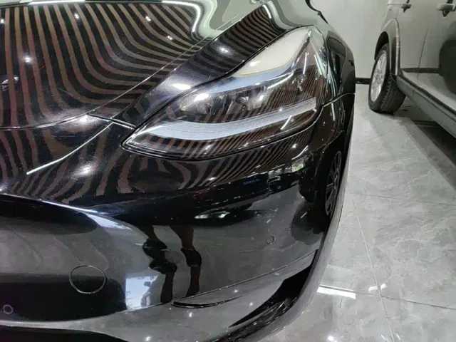 Tesla Model Y — Фото автомобиля 23