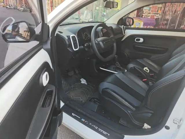 Roewe Clever — Фото автомобиля 15