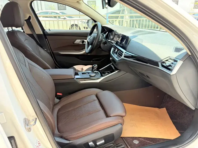 BMW 3 Series — Фото автомобиля 9