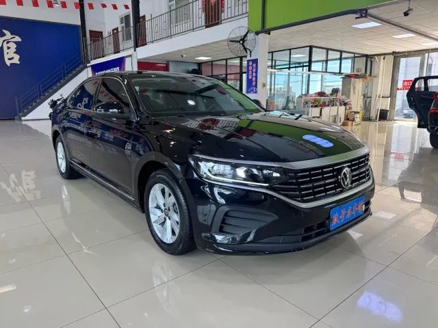 Volkswagen Passat — Фото автомобиля 3