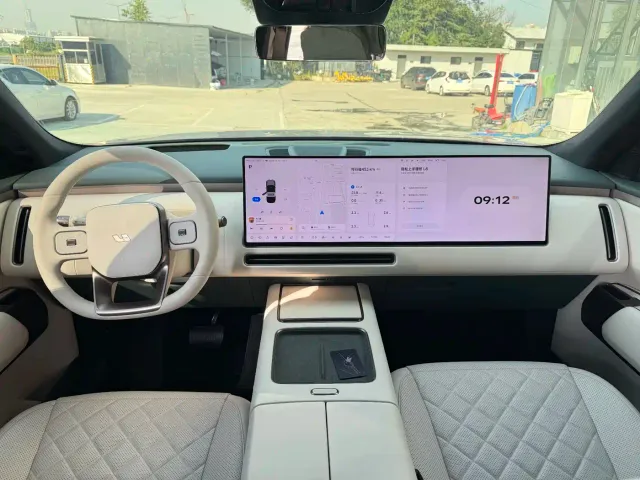Li Auto L8 — Фото автомобиля 5