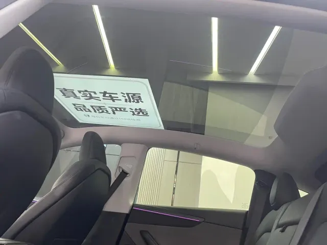 Tesla Model Y — Фото автомобиля 13