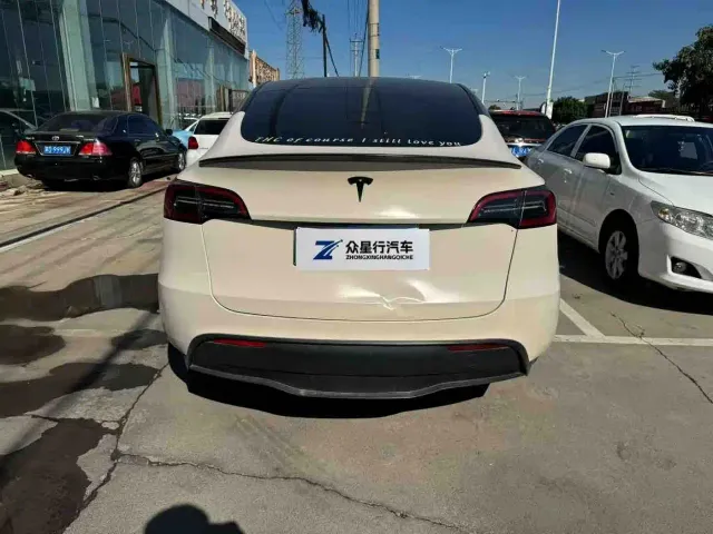 Tesla Model Y — Фото автомобиля 7