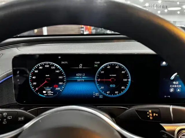 Mercedes-Benz EQC — Фото автомобиля 12