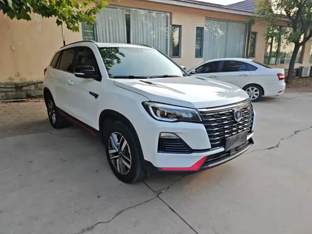 Changan CS75 — Фото автомобиля 3