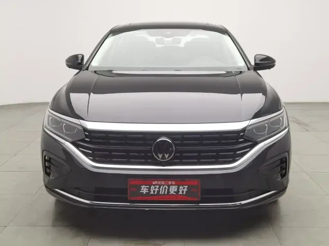 Volkswagen Passat — Фото автомобиля 3