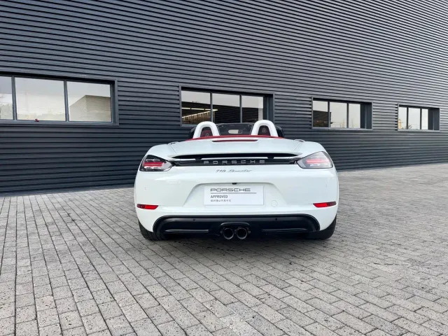 Porsche 718 — Фото автомобиля 5