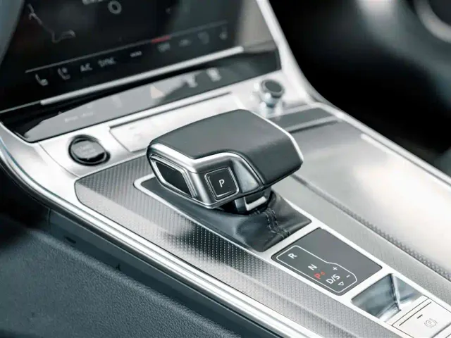 Audi A6L — Фото автомобиля 16