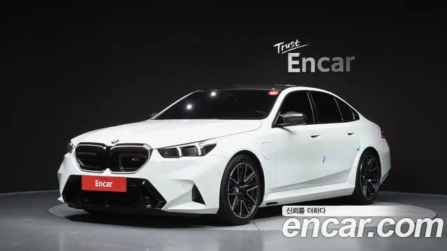 Фотография автомобиля — BMW M5 G90