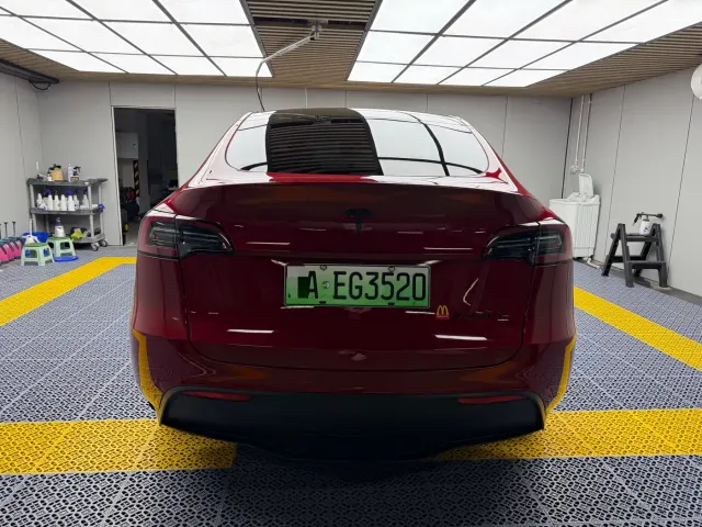 Tesla Model Y — Фото автомобиля 5