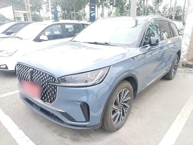Фотография автомобиля — Lincoln Aviator