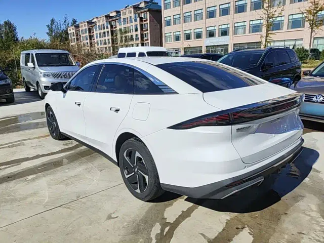 Geely Galaxy L6 — Фото автомобиля 4