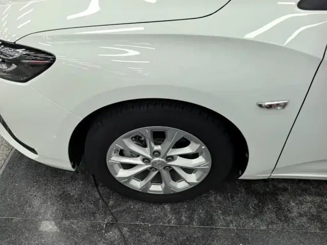 Chevrolet Monza — Фото автомобиля 22