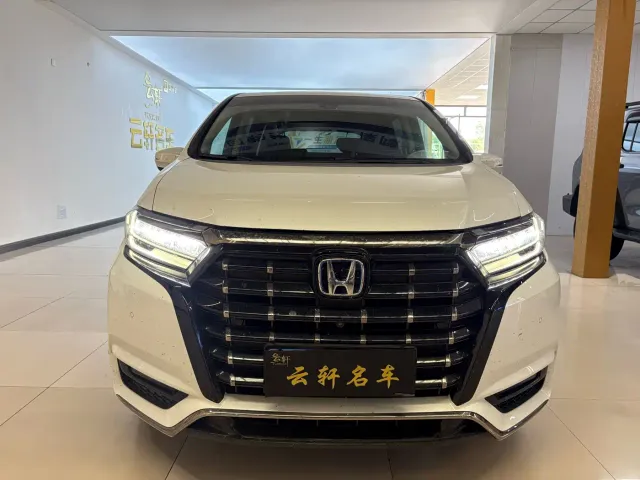 Honda Elysion — Фото автомобиля 2