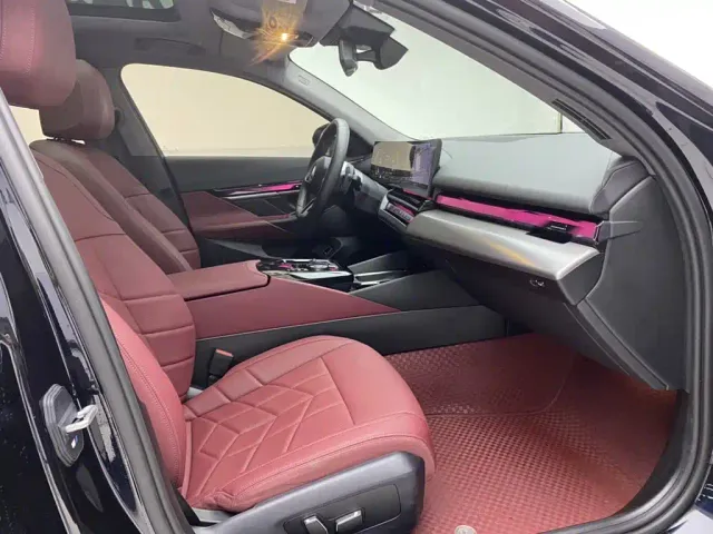 BMW 5 Series — Фото автомобиля 18