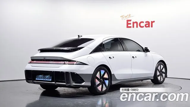Hyundai Ioniq 6 — Фото автомобиля 2