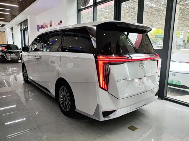 GAC Trumpchi M8 — Фото автомобиля 4