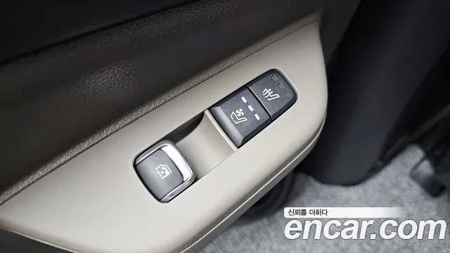 Kia Carnival Generation 4 — Фото автомобиля 19