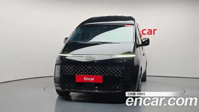 Фотография автомобиля — Hyundai Staria 4WD Lounge 9 мест