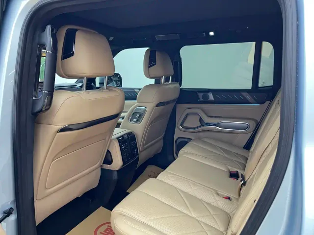 BYD FangChengBao Leopard 8 — Фото автомобиля 6