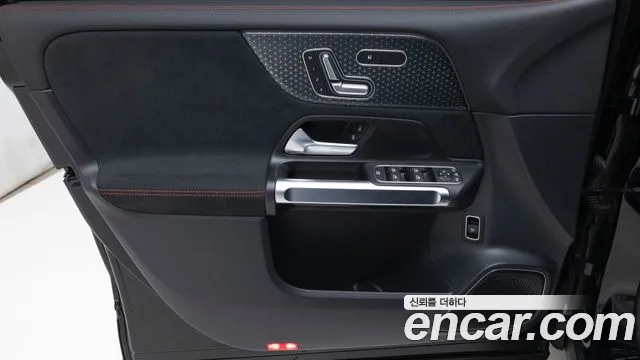 Mercedes-Benz EQB — Фото автомобиля 15