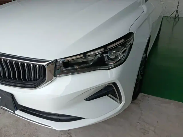 Geely Emgrand — Фото автомобиля 23