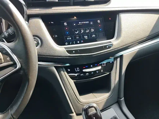 Cadillac XT5 — Фото автомобиля 5