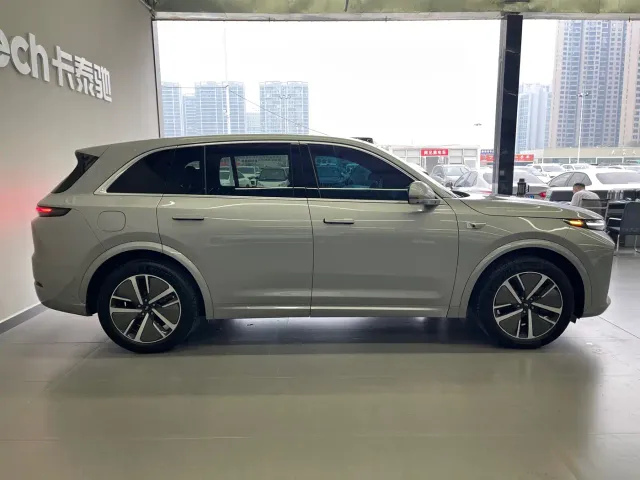 Li Auto L7 — Фото автомобиля 7