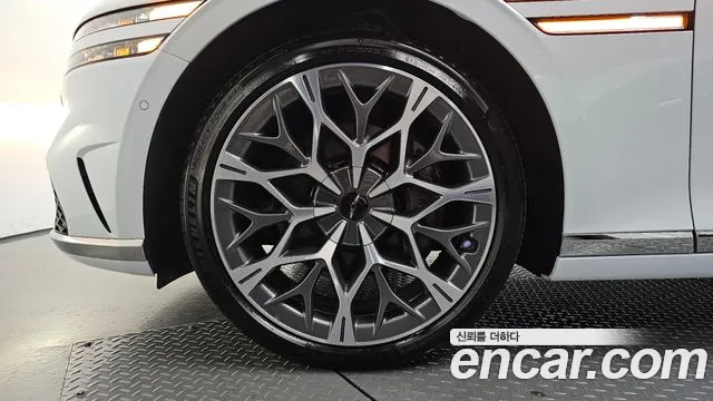 Genesis G90 — Фото автомобиля 5