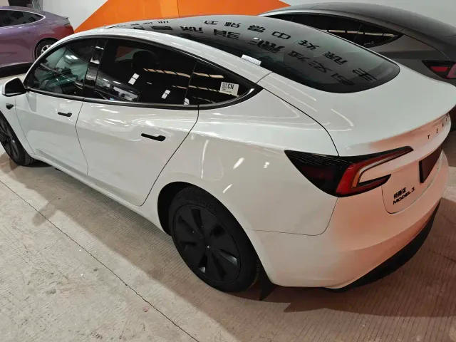Tesla Model 3 — Фото автомобиля 7