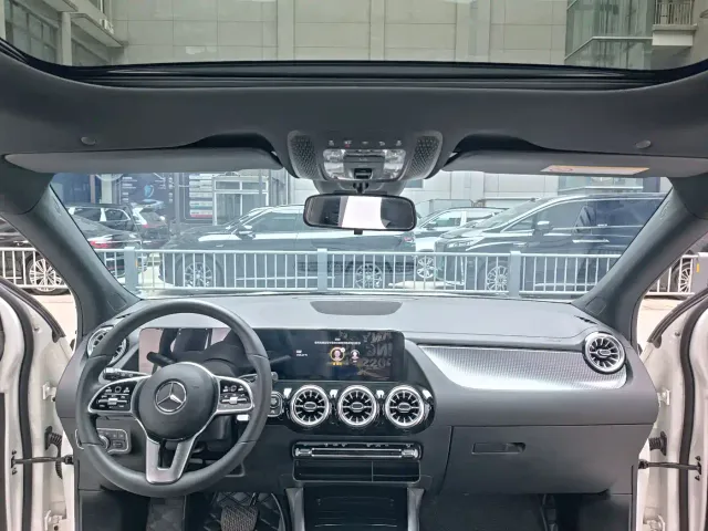Mercedes-Benz GLA-Class — Фото автомобиля 13