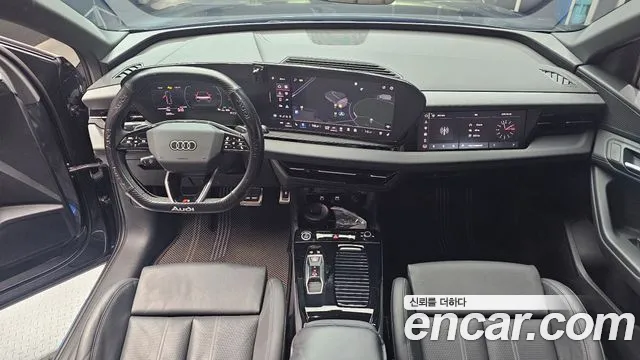 Audi Q6 e-tron — Фото автомобиля 7