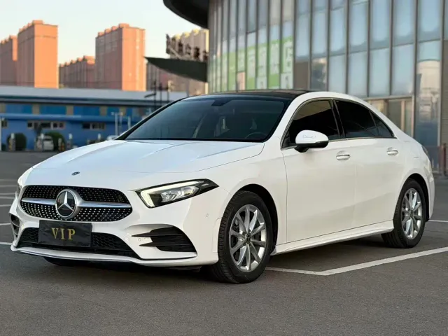 Фотография автомобиля — Mercedes-Benz A-Class