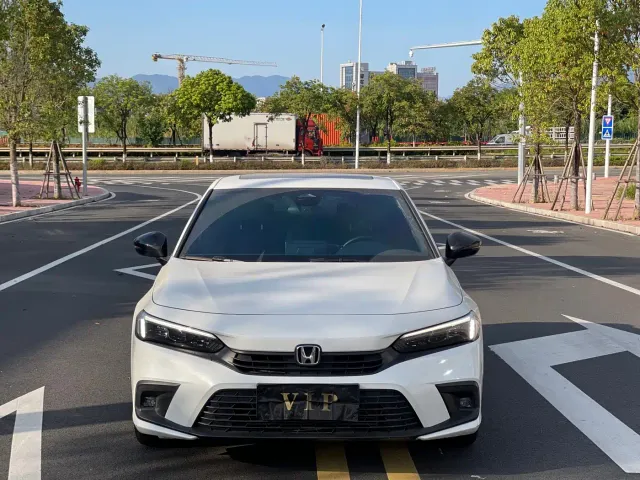 Honda Civic — Фото автомобиля 2