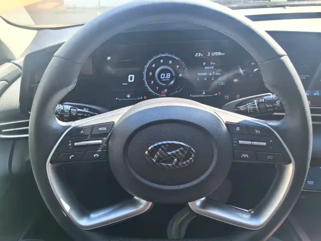 Hyundai Elantra — Фото автомобиля 11