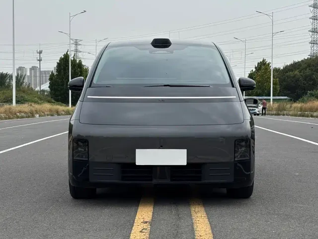 Li Auto MEGA — Фото автомобиля 2
