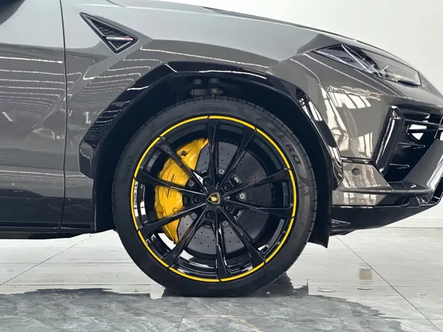 Lamborghini Urus — Фото автомобиля 8