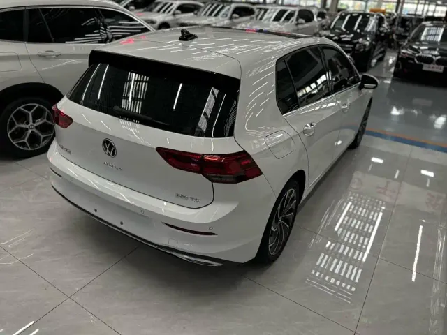 Volkswagen Golf — Фото автомобиля 17