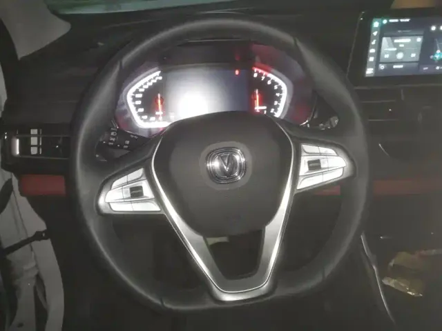 Changan CS75 — Фото автомобиля 15