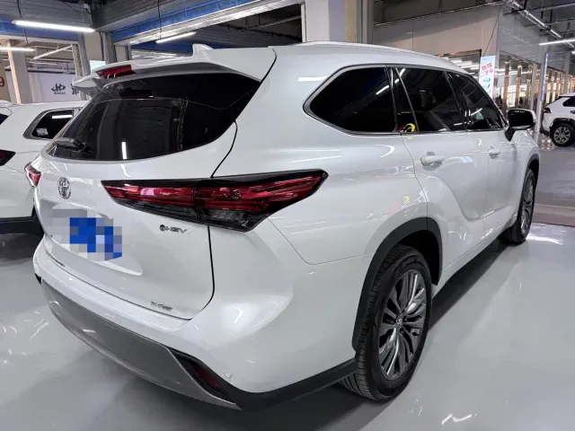 Toyota Highlander — Фото автомобиля 21