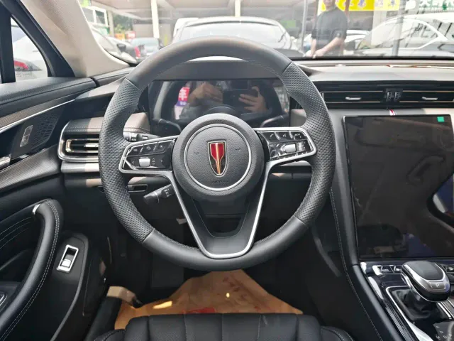 Hongqi H5 — Фото автомобиля 7